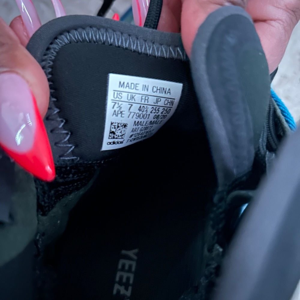 Adidas - Picture 4 of 4